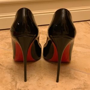 Christian Louboutin So Kate